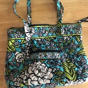 Vera Bradley Shoulder Purse in blue/green/white/black Floral Print